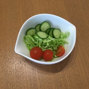 トマトのグリーンサラダ